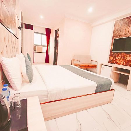 Hotel The Almora By Rs Global Near By Delhi International Airport With - Free Airport Drop Nuova Delhi Esterno foto