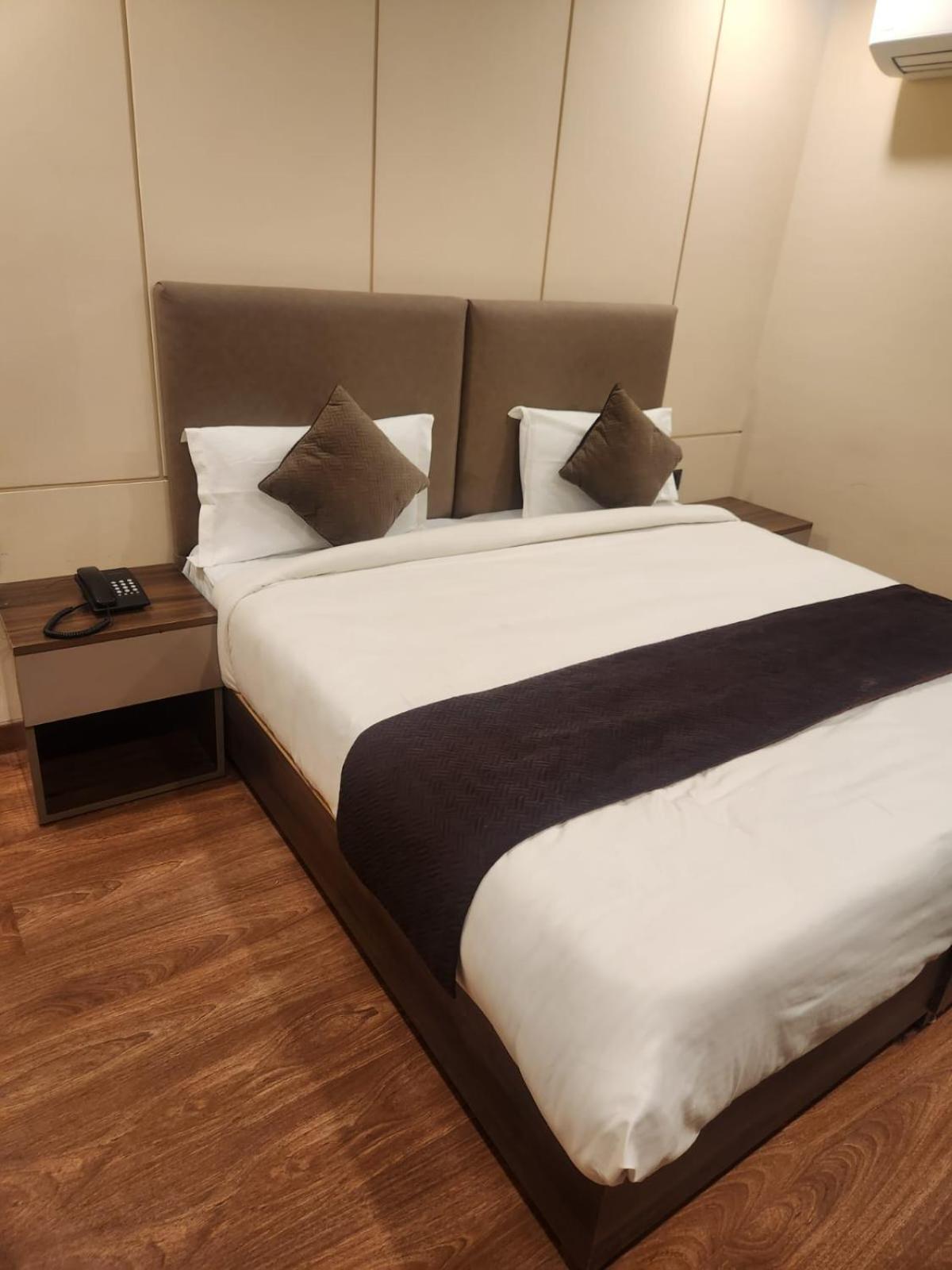 Hotel The Almora By Rs Global Near By Delhi International Airport With - Free Airport Drop Nuova Delhi Esterno foto