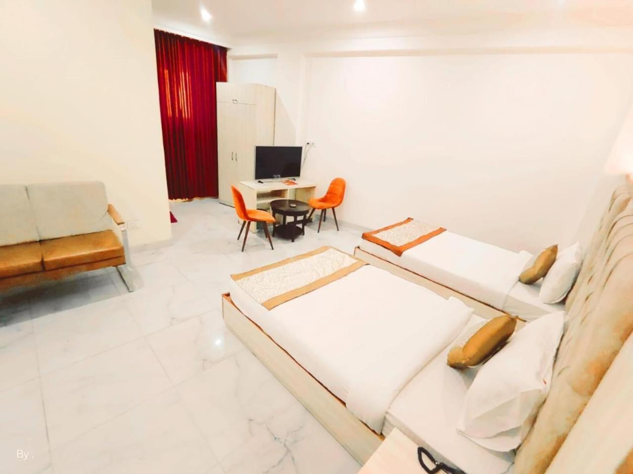 Hotel The Almora By Rs Global Near By Delhi International Airport With - Free Airport Drop Nuova Delhi Esterno foto