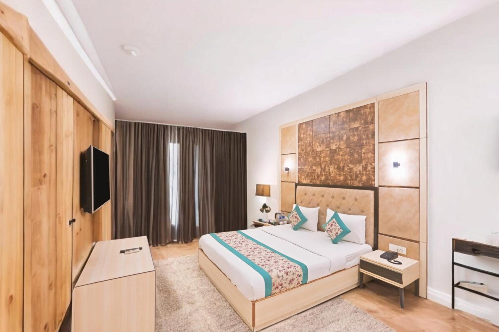 Hotel The Almora By Rs Global Near By Delhi International Airport With - Free Airport Drop Nuova Delhi Esterno foto