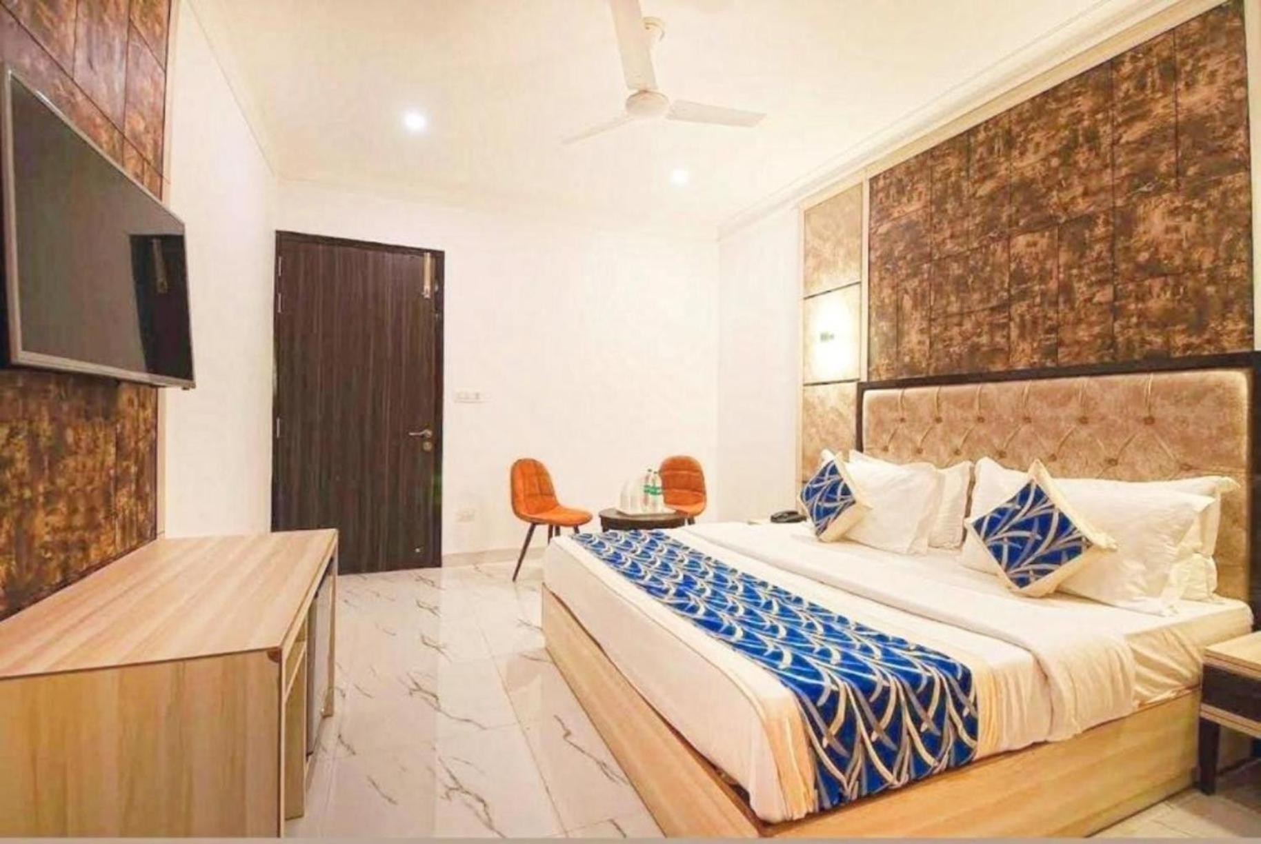 Hotel The Almora By Rs Global Near By Delhi International Airport With - Free Airport Drop Nuova Delhi Esterno foto