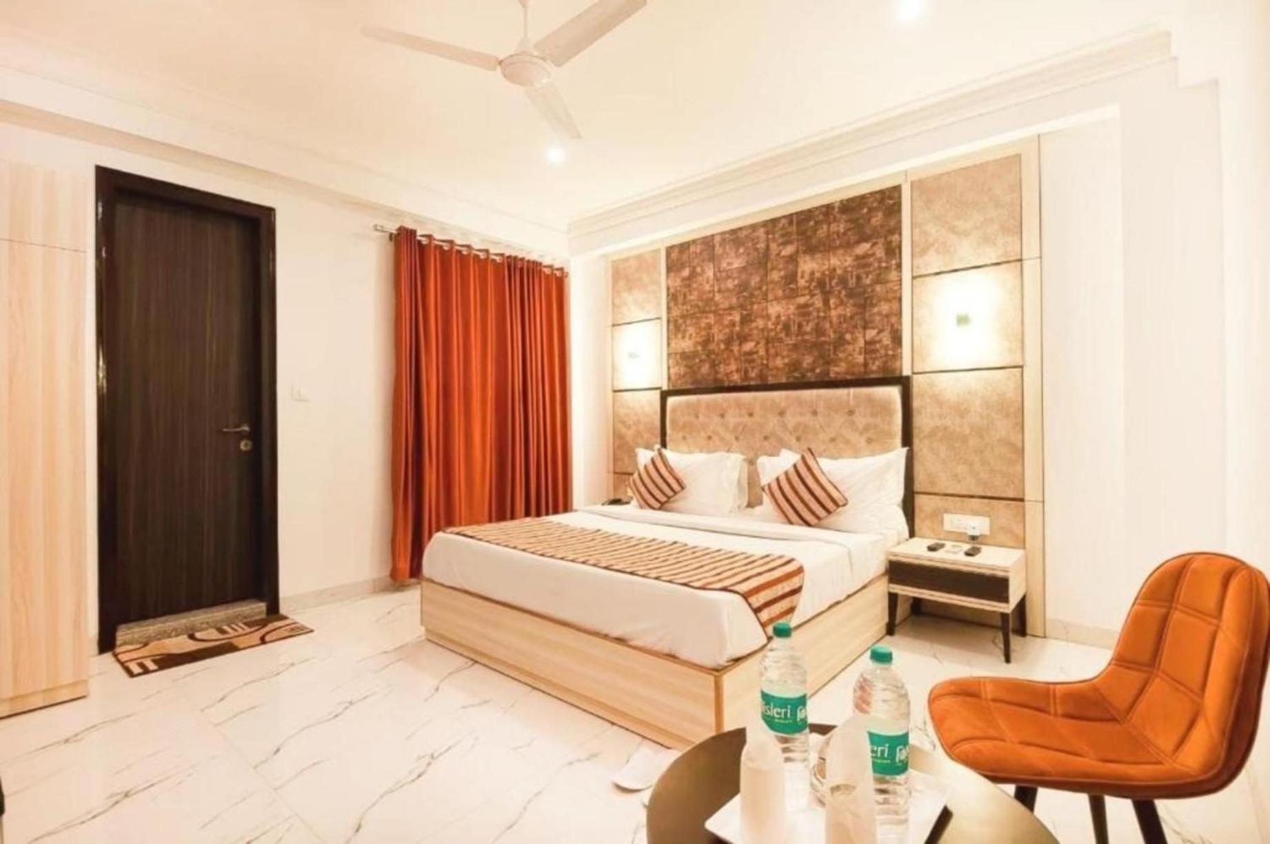 Hotel The Almora By Rs Global Near By Delhi International Airport With - Free Airport Drop Nuova Delhi Esterno foto